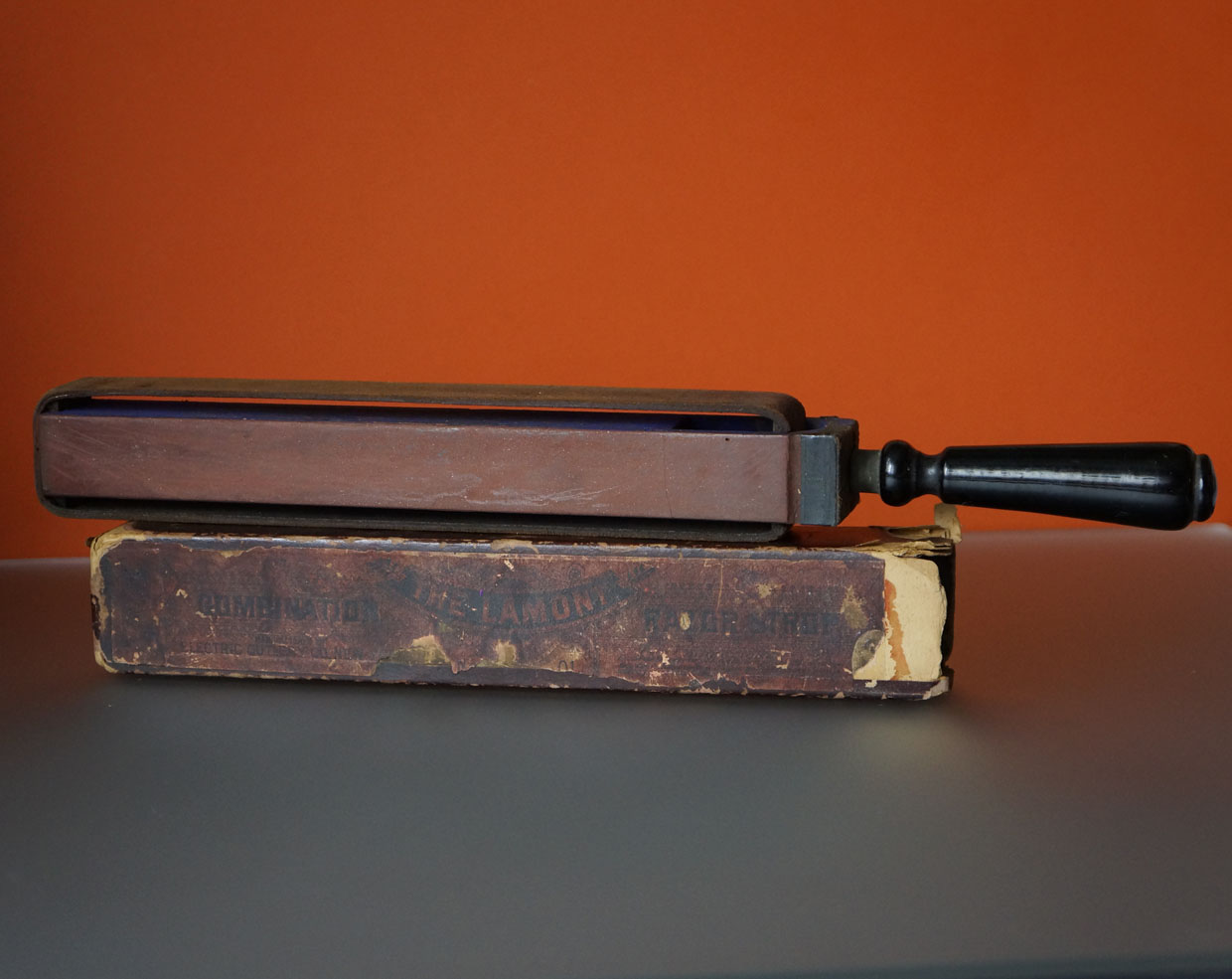 Антикварная точилка для ножей и бритв 1800 год США
