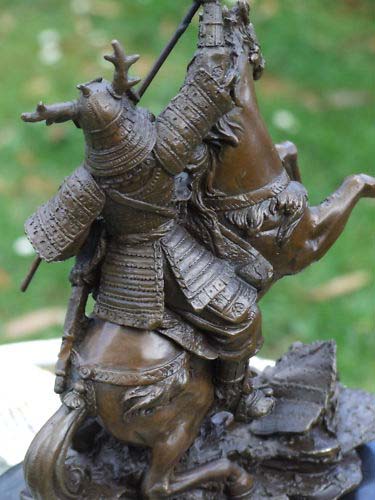 скульптура рыцарь на коне