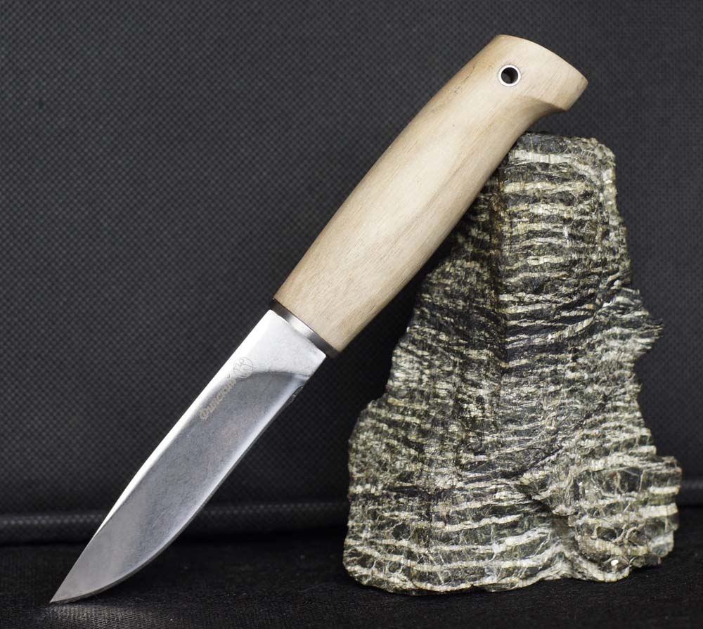 Нож Финский Z90 дерево