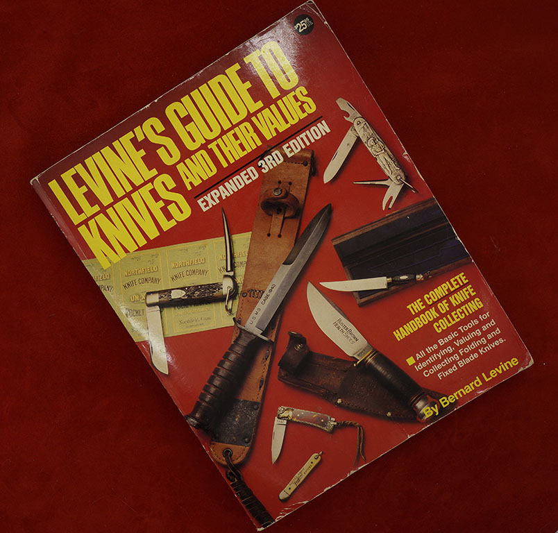 Книга по коллекционным ножам США